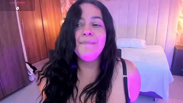 lucia vonne  online show from 05/08/26, 07:50