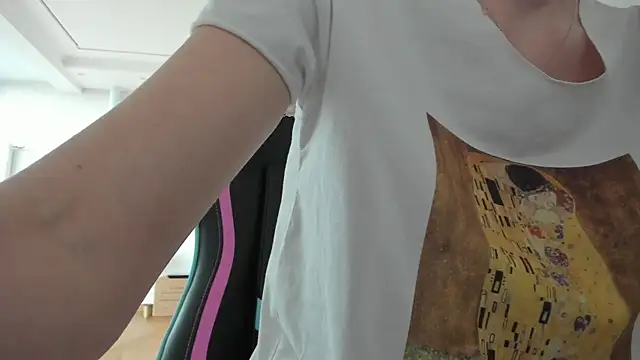 ooksiiii online show from 05/06/26, 11:03