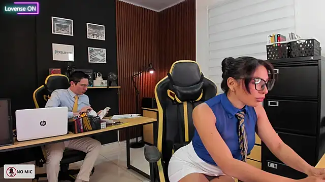 Snapshot of Office_Naughty_Girl chatting on 03/20/25, 04:42 Office Naughty Girl online show from 03/20/25, 04:42