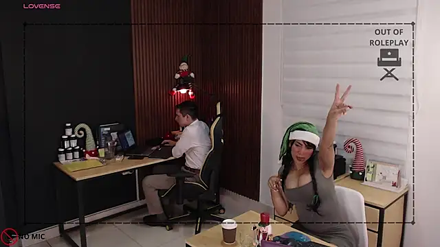 Snapshot of Office_Naughty_Girl chatting on 12/21/24, 11:24 Office Naughty Girl online show from 12/21/24, 11:24