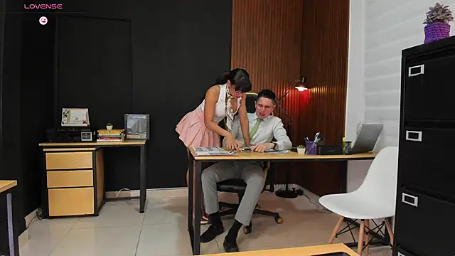 Snapshot of Office_Naughty_Girl chatting on 12/03/24, 08:44 Office Naughty Girl online show from 12/03/24, 08:44