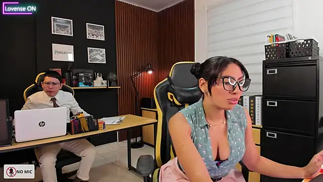 Snapshot of Office_Naughty_Girl chatting on 03/22/25, 04:15 Office Naughty Girl online show from 03/22/25, 04:15