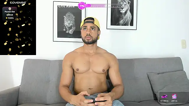 Snapshot of CHRISTIAN_DISICK chatting on 06/10/26, 11:44 CHRISTIAN DISICK online show from 06/10/26, 11:44