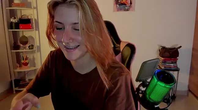 Dakotaa  online show from 02/03/25, 02:14