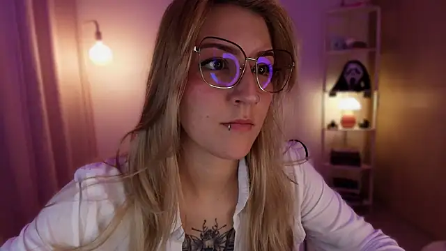 Dakotaa  online show from 04/24/26, 01:29