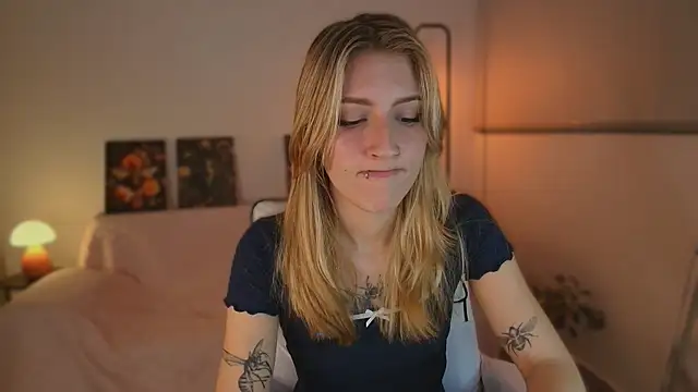 Dakotaa  online show from 10/15/25, 04:44