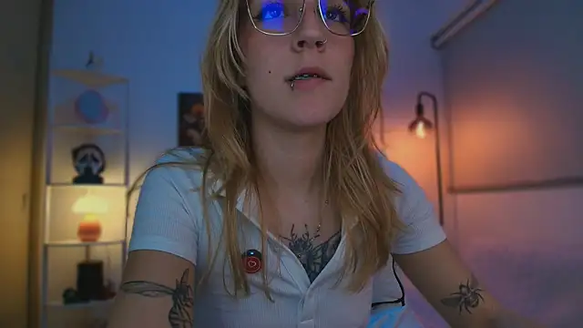 Dakotaa  online show from 10/27/25, 04:57