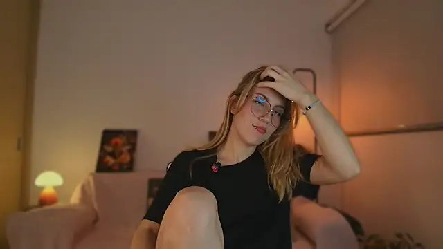 Dakotaa  online show from 10/14/25, 04:46