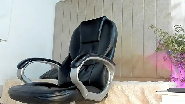 angelcortes online show from 11/12/25, 08:56