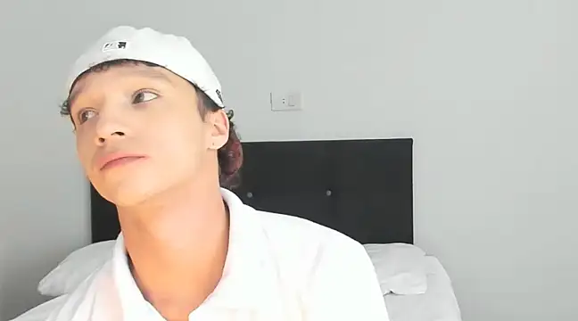 angelcortes online show from 02/28/25, 05:15