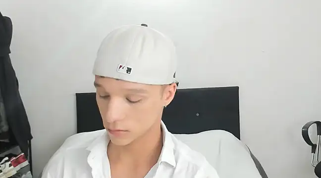 angelcortes online show from 12/24/24, 10:55