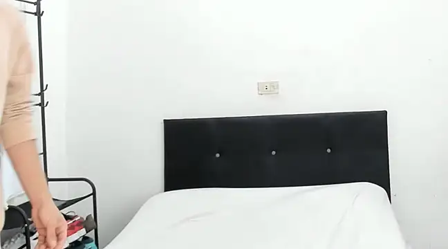 angelcortes online show from 12/26/24, 10:37