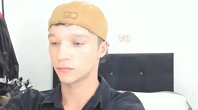 angelcortes online show from 01/07/25, 08:52