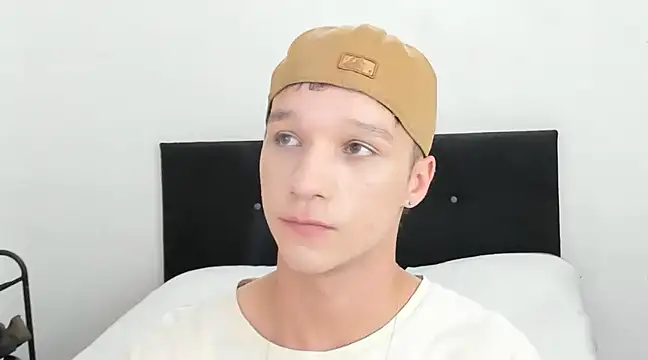 angelcortes online show from 12/28/24, 01:59