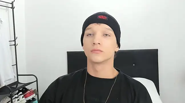 angelcortes online show from 12/27/24, 11:06