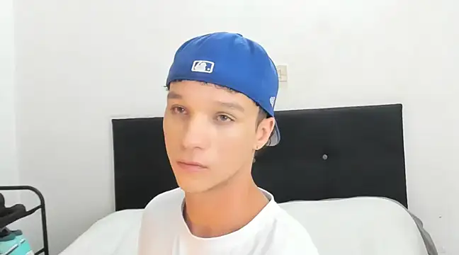 angelcortes online show from 01/10/25, 02:46