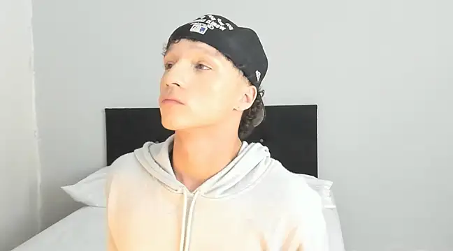 angelcortes online show from 03/04/25, 11:22