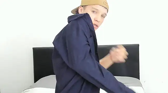 angelcortes online show from 12/31/24, 05:18