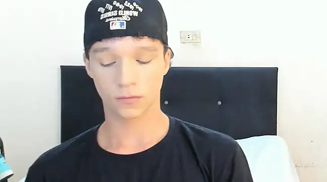 angelcortes online show from 01/25/25, 12:47