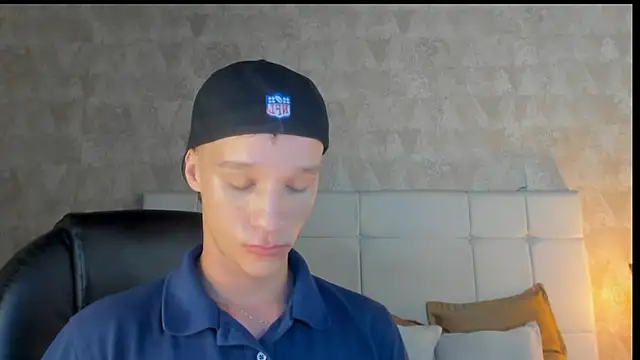 angelcortes online show from 01/11/26, 07:32