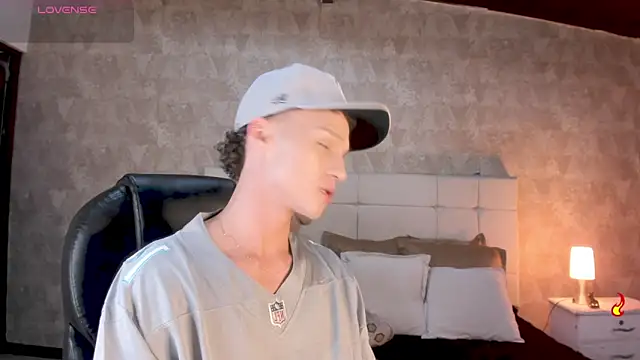 angelcortes online show from 01/13/26, 10:24