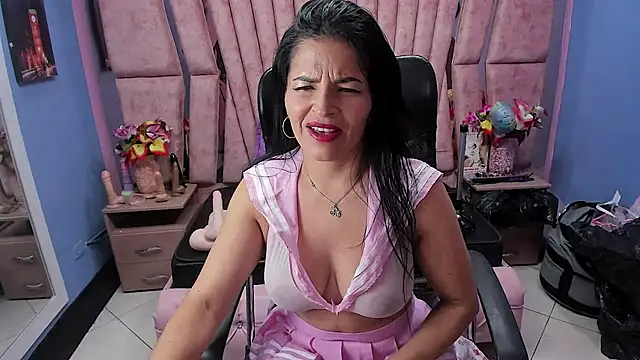 HornySkinny26 online show from 12/15/25, 04:51