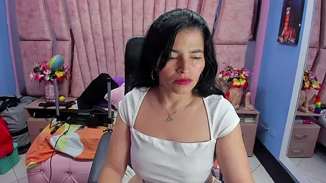 Snapshot of HornySkinny26 chatting on 03/10/26, 05:22 HornySkinny26 online show from 03/10/26, 05:22
