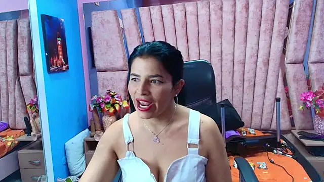 HornySkinny26 online show from 11/14/25, 05:33