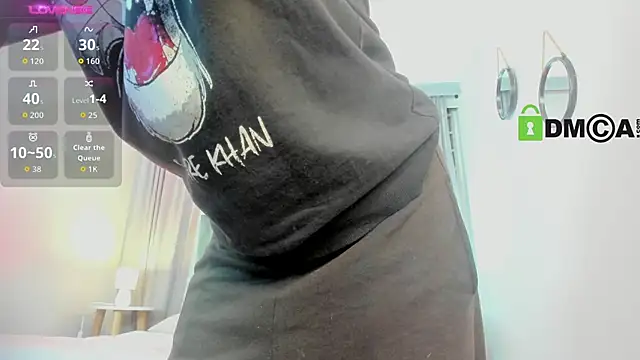 CoralineRicce  online show from 11/04/25, 09:51