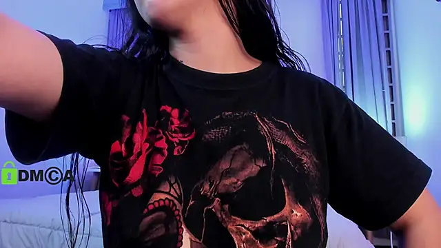 CoralineRicce  online show from 10/15/25, 09:34