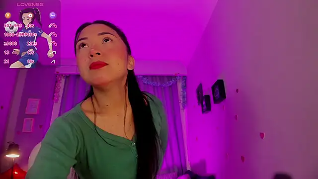 CoralineRicce  online show from 03/11/25, 05:35