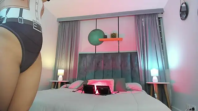 CoralineRicce  online show from 10/11/25, 08:43