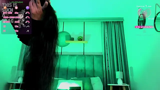 CoralineRicce  online show from 12/03/25, 10:09