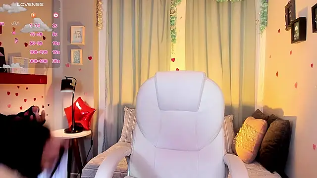 CoralineRicce  online show from 03/15/25, 05:41