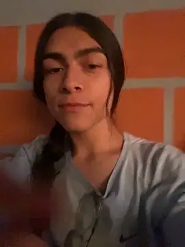 Snapshot of valendoll chatting on 01/23/25, 11:36 valendoll online show from 01/23/25, 11:36