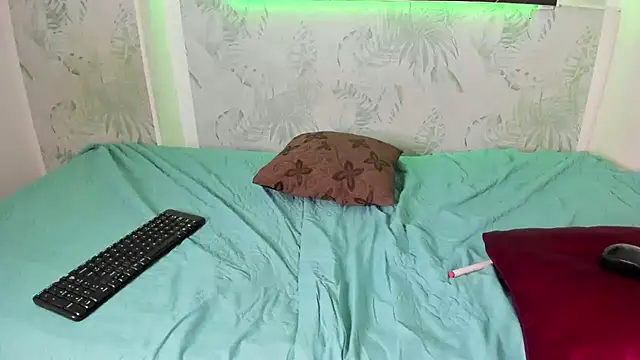 Snapshot of yungelitamor_ chatting on 03/23/25, 07:42 yungelitamor online show from 03/23/25, 07:42