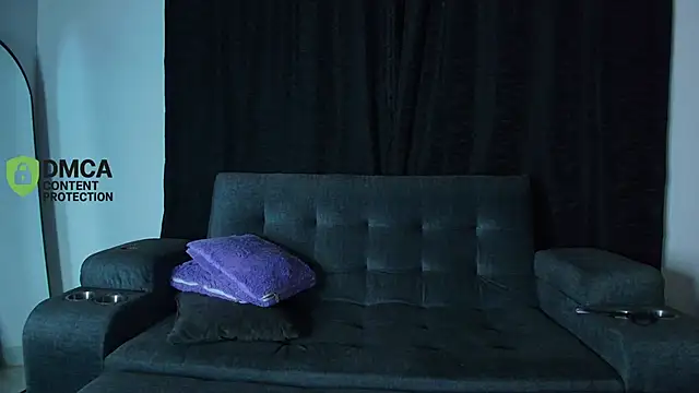 yungelitamor  online show from 03/19/26, 06:02