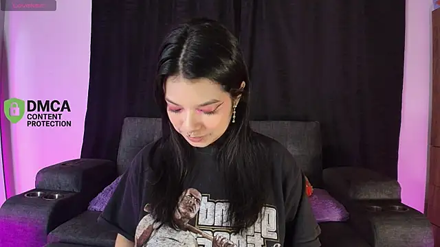yungelitamor  online show from 04/23/26, 05:36