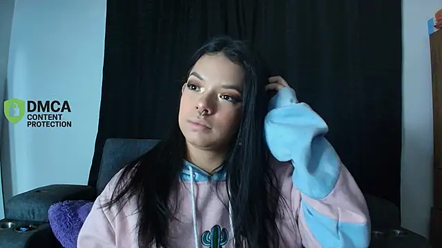 yungelitamor  online show from 05/13/26, 05:25