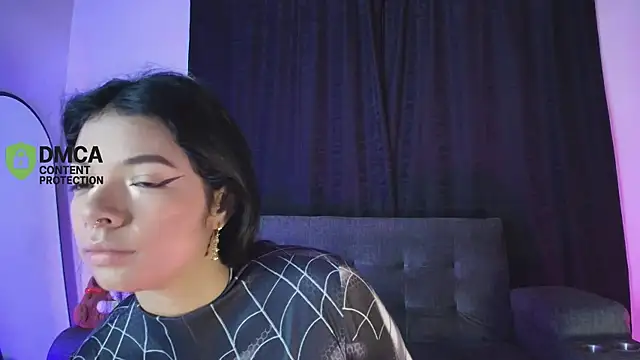 yungelitamor  online show from 02/11/26, 04:45