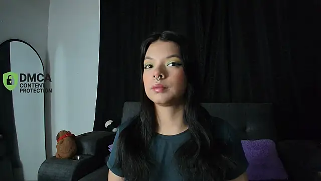 yungelitamor  online show from 04/14/26, 05:23