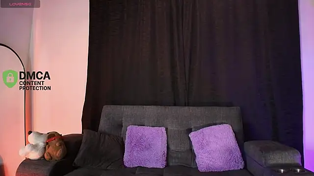 yungelitamor  online show from 04/30/26, 05:47