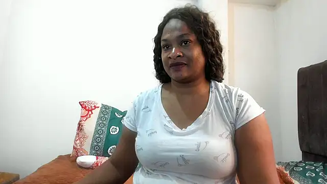 Snapshot of Camila_sandoval_01 chatting on 02/28/25, 05:37 Camila sandoval 01 online show from 02/28/25, 05:37
