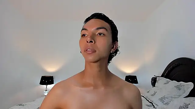 xhenisa  online show from 01/12/25, 09:40