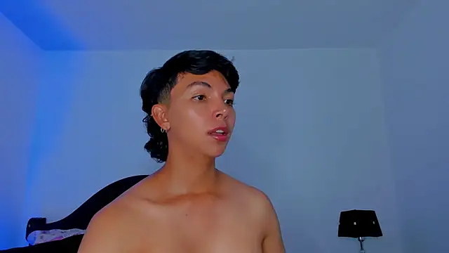 xhenisa  online show from 09/10/25, 09:36