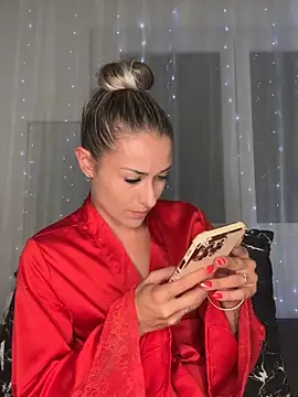 petrouchkaaa  online show from 09/16/25, 08:32