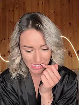 petrouchkaaa  online show from 03/18/26, 08:32