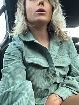 petrouchkaaa  online show from 11/12/25, 09:57