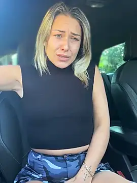 petrouchkaaa  online show from 10/18/25, 09:00