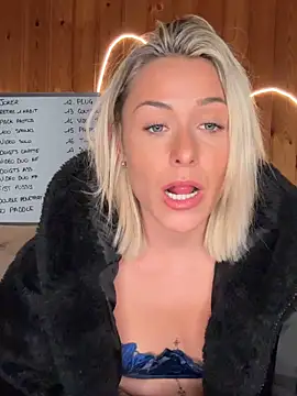 petrouchkaaa  online show from 03/26/26, 09:02